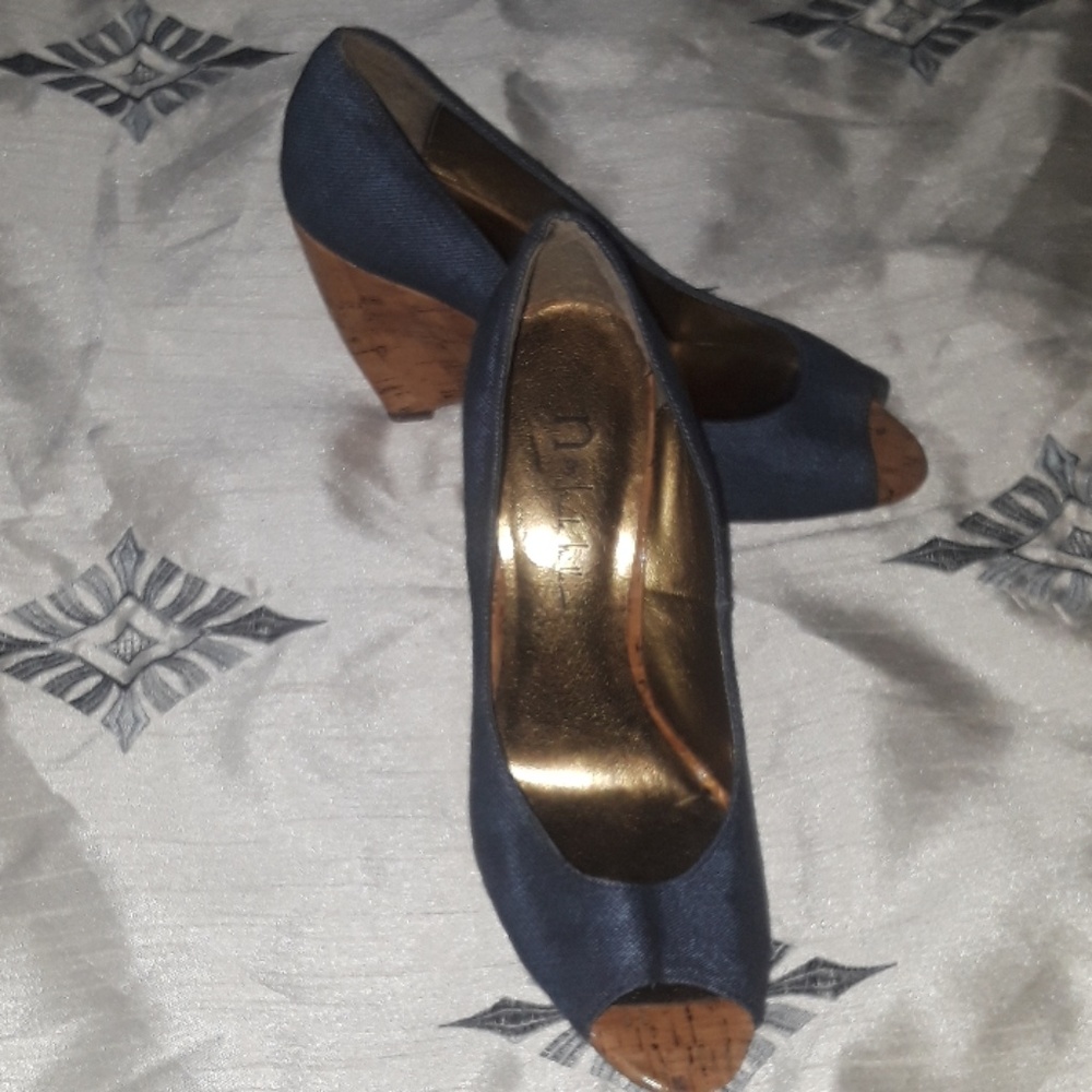 N by nicole Miller canvis wedges
